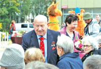 Легендарный космонавт Алексей Леонов передал жителям благодарность от губернатора